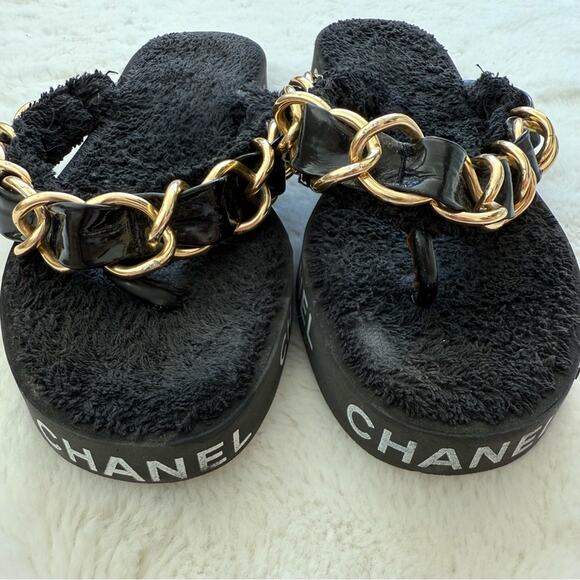 Copied - CHANEL women slides with chain size 39EU Authentic - Picture 4 of 7